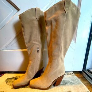 Brand new Vince camuto boots khaki 7.5